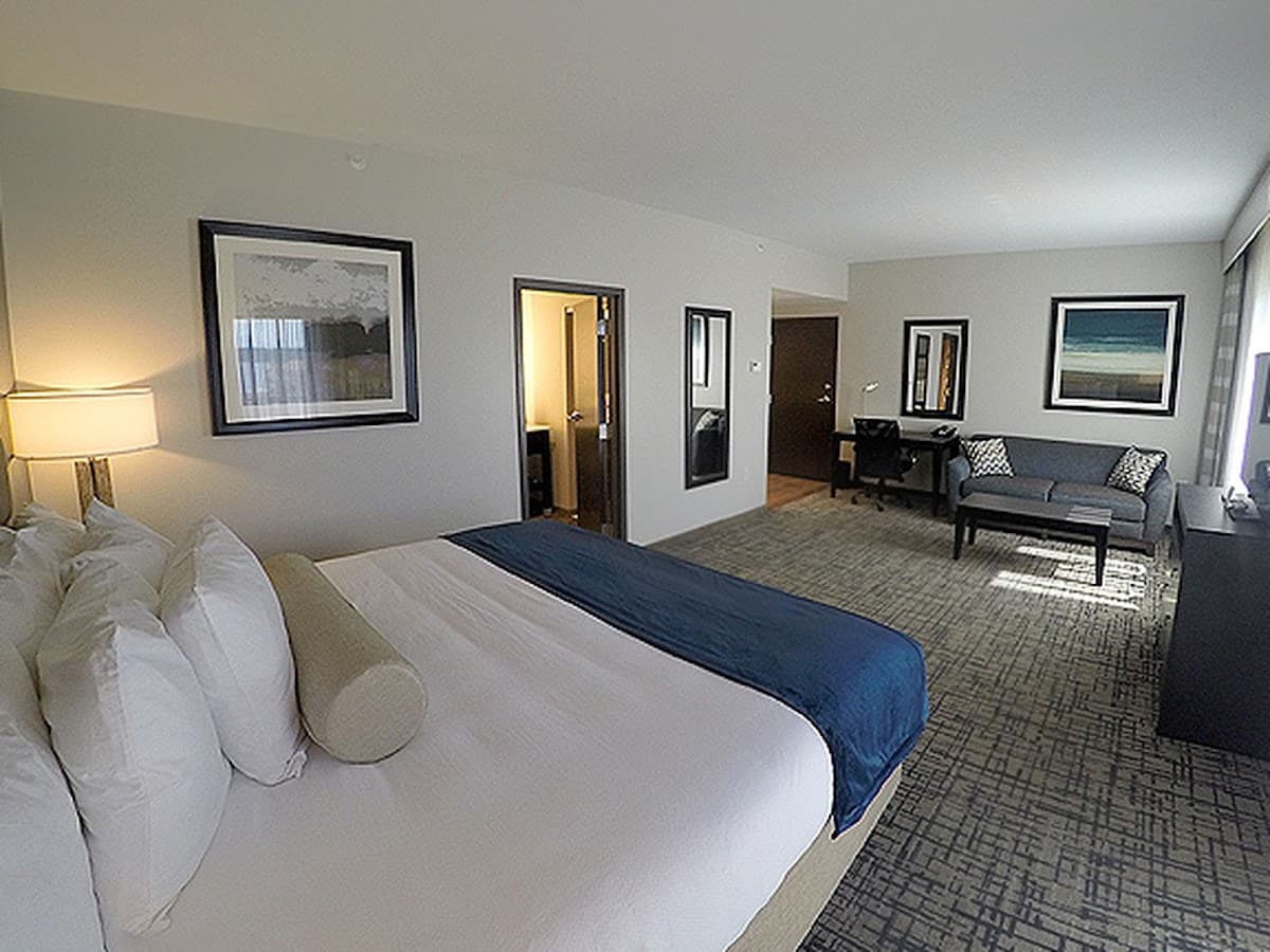 Shangri-La Resort - Photo 2