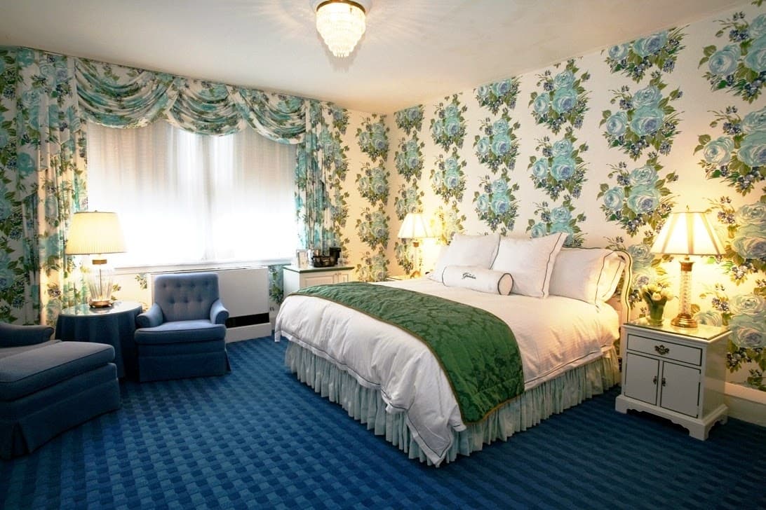 The Greenbrier - Photo 2